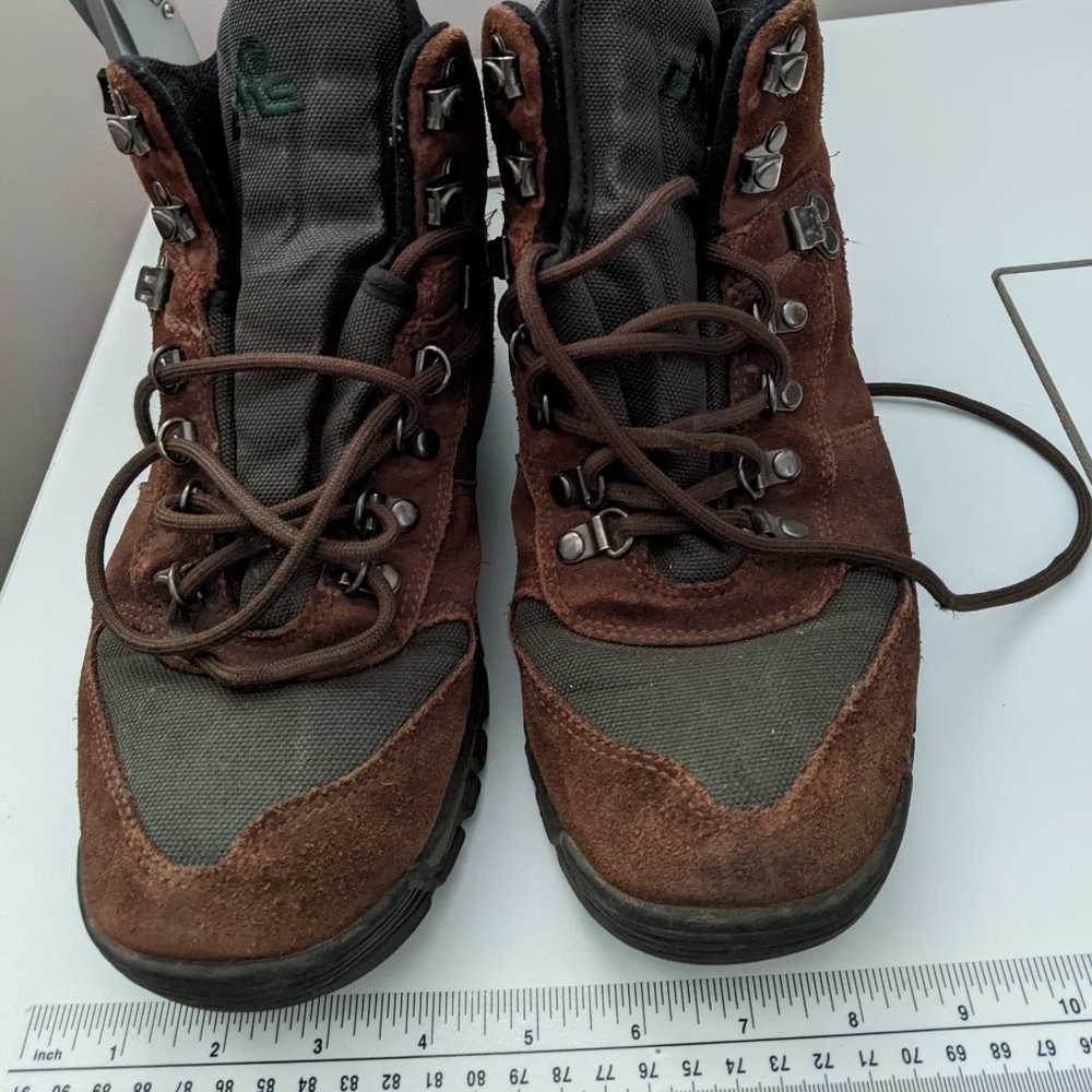 EMS Day Hiker, Brown suede Boots w green accents, Men's size 9, Original Owner